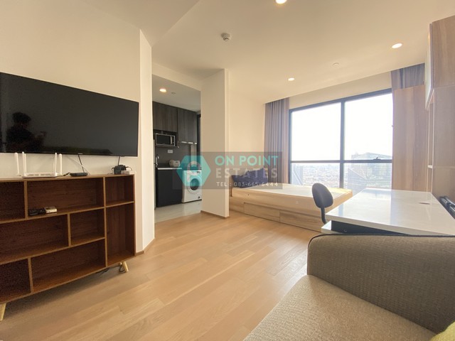  Ashton Chula - Silom  Studio for Rent 24,000 Baht (1 Year Contract )