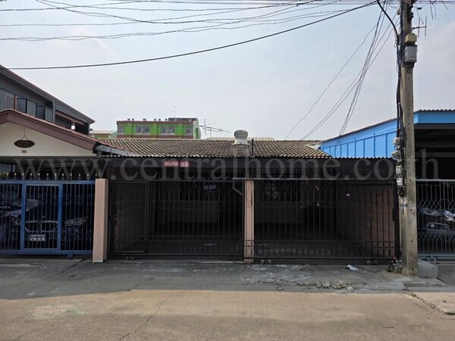 ทาวน์เฮ้าส์ หมู่บ้านรัตนโกสินทร์ - รังสิต 200 ปี ใกล้ รถไฟฟ้าสายสีแดง