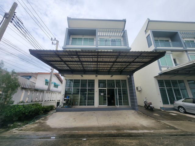 ขายทาวน์โฮม 3 ชั้น ฟูลเฮาส์ บางแวก 94  ถนนกว้าง เหมาะทำโฮมออฟฟิต ใกล้แหล่งชุมชน 