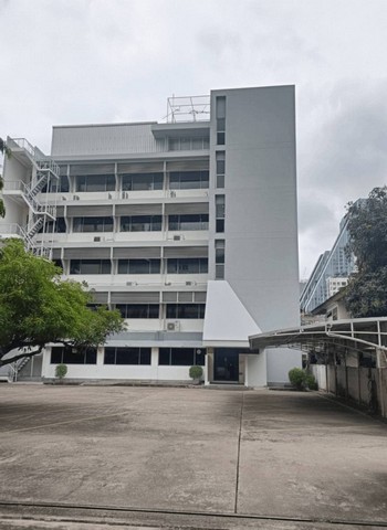 ให้เช่าพื้นที่สำนักงาน ชั้น 5 (ทั้งชั้น) พื้นที่ใช้สอย 264 ตร.ม ซอยสันติภาพ ใกล้สถานทูตรัสเซีย ใกล้ BTS สถานีช่องนนทรี และ MRT สามย่าน