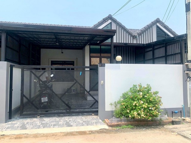 ปล่อยบ้านเช่า  โชคดีทวีทรัพย์ 9/1-ฟาร์มม้าแคระ พัทยา   หมู่บ้านรัตนากรกาเด้น 8 