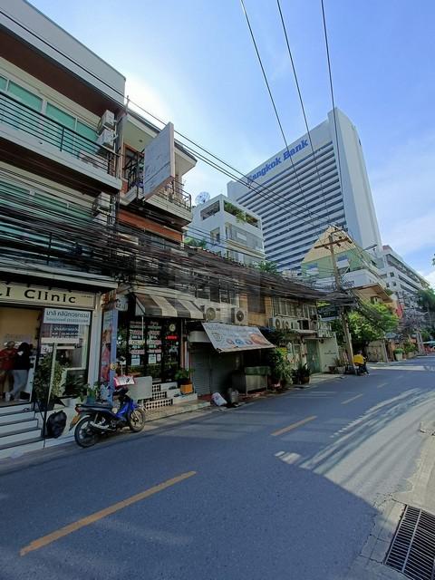 ขายอาคารพาณิชย์ 3 ชั้น 270 ตร.ม. ย่านสีลมซอย 3 อยู่หลังธนาคารกรุงเทพ