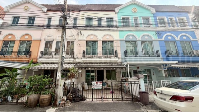 ทาวน์เฮ้าส์ 3 ชั้น บ้านกลางเมือง ลูเซิร์น สุขุมวิท (อ่อนนุช 46) ถูกที่สุดในโครงการ