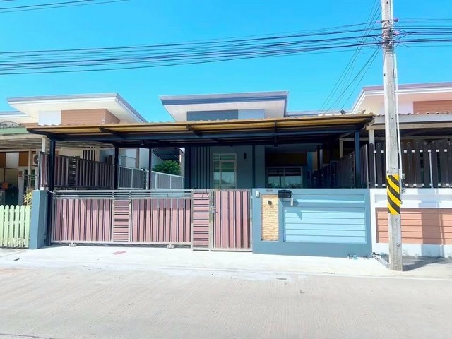 บ้านรีโนเวทใหม่หมดทั้งหลัง โครงการ : หมู่บ้านจินดาภัณฑ์เนื้อที่ : 48 ตรว.2 ห้องนอน 1 ห้องน้ำ