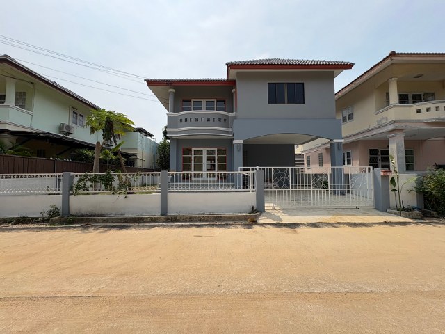 ขายบ้านเดี่ยว 2ชั้น หมู่บ้านออคิดวิลล่า บางนา  เนื้อที่ 60 ตรว. การเดินทางสะดวกใกล้ถนนบางนาตราด  อำเภอบางเสาธง จังหวัดสมุทรปราการ  