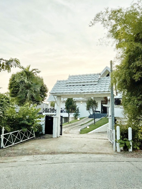 Homepro สันทราย Central Festival รวมโชคมอลล์ รร.บ้านศรีบุญเรือง 1.3 กม. เช่าบ้านพักพูลวิลล่า 2ชั้น พร้อมสระว่ายน้ำส่วนตัว149 ตร.วา.