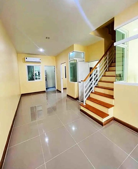 เฉลิมพระเกียรติ ร.9  28  MRT สวนหลวง ร.9 ทาวน์โฮม 2 ชั้น 18 ตร.วา.145 ตร.ม.3 นอน 2 น้ำ  รร.นานาชาติแพน-เอเชีย 2.2 กม.